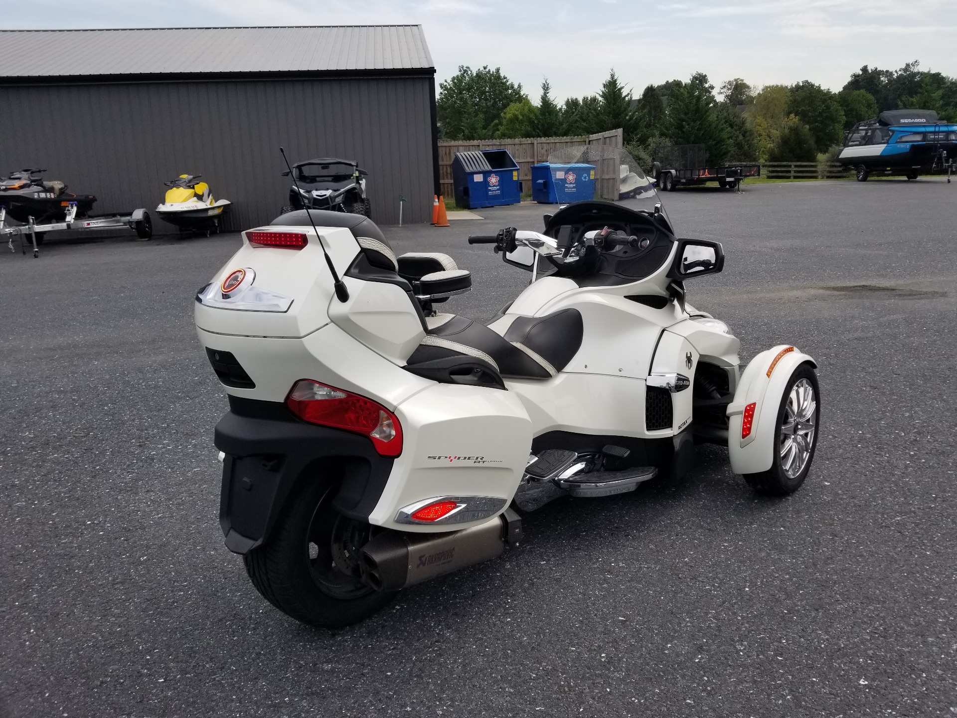 2015 Can-Am Spyder® RT Limited in Grantville, Pennsylvania - Photo 2