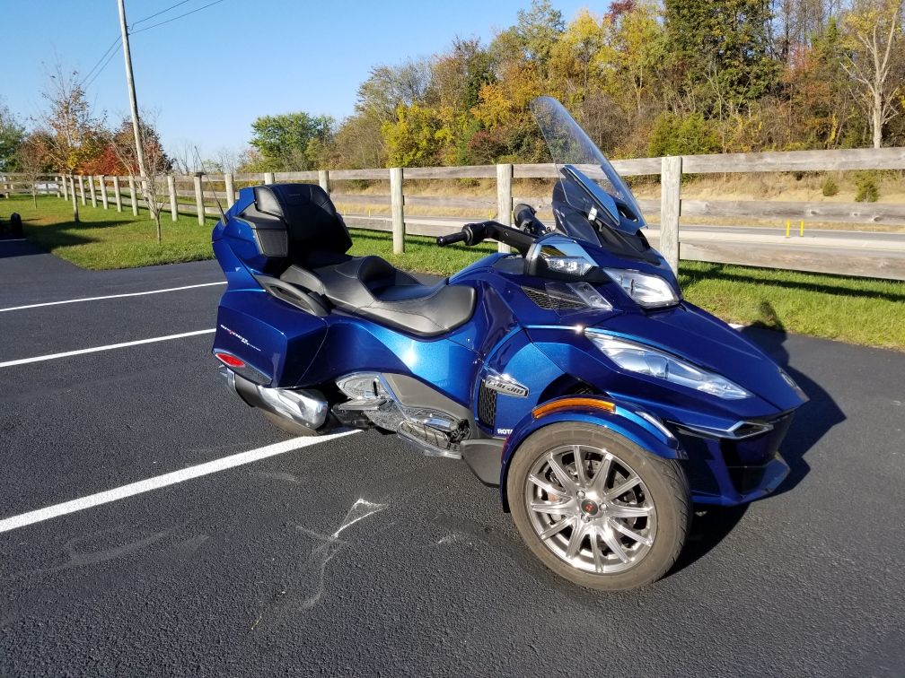 2016 Can-Am Spyder RT Limited in Grantville, Pennsylvania - Photo 1