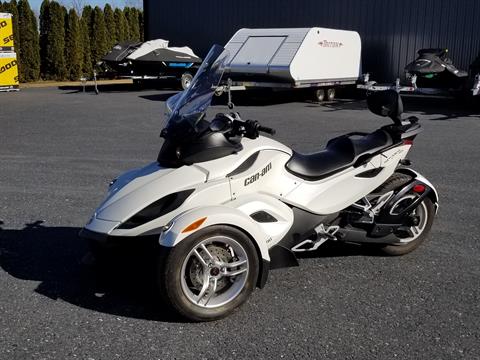 2012 Can-Am Spyder® RS SE5 in Grantville, Pennsylvania - Photo 5