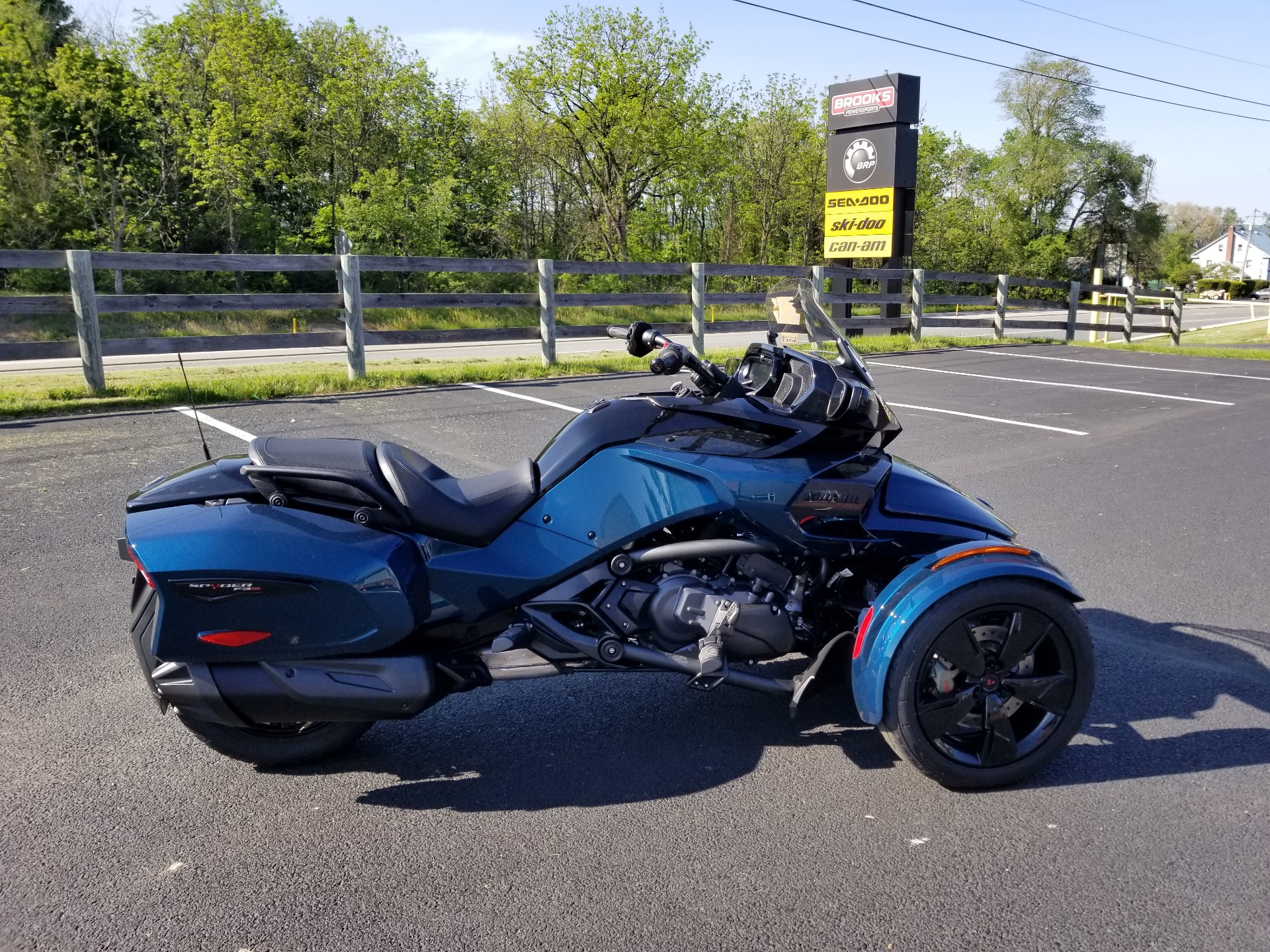 2023 Can-Am Spyder F3-T in Grantville, Pennsylvania - Photo 1