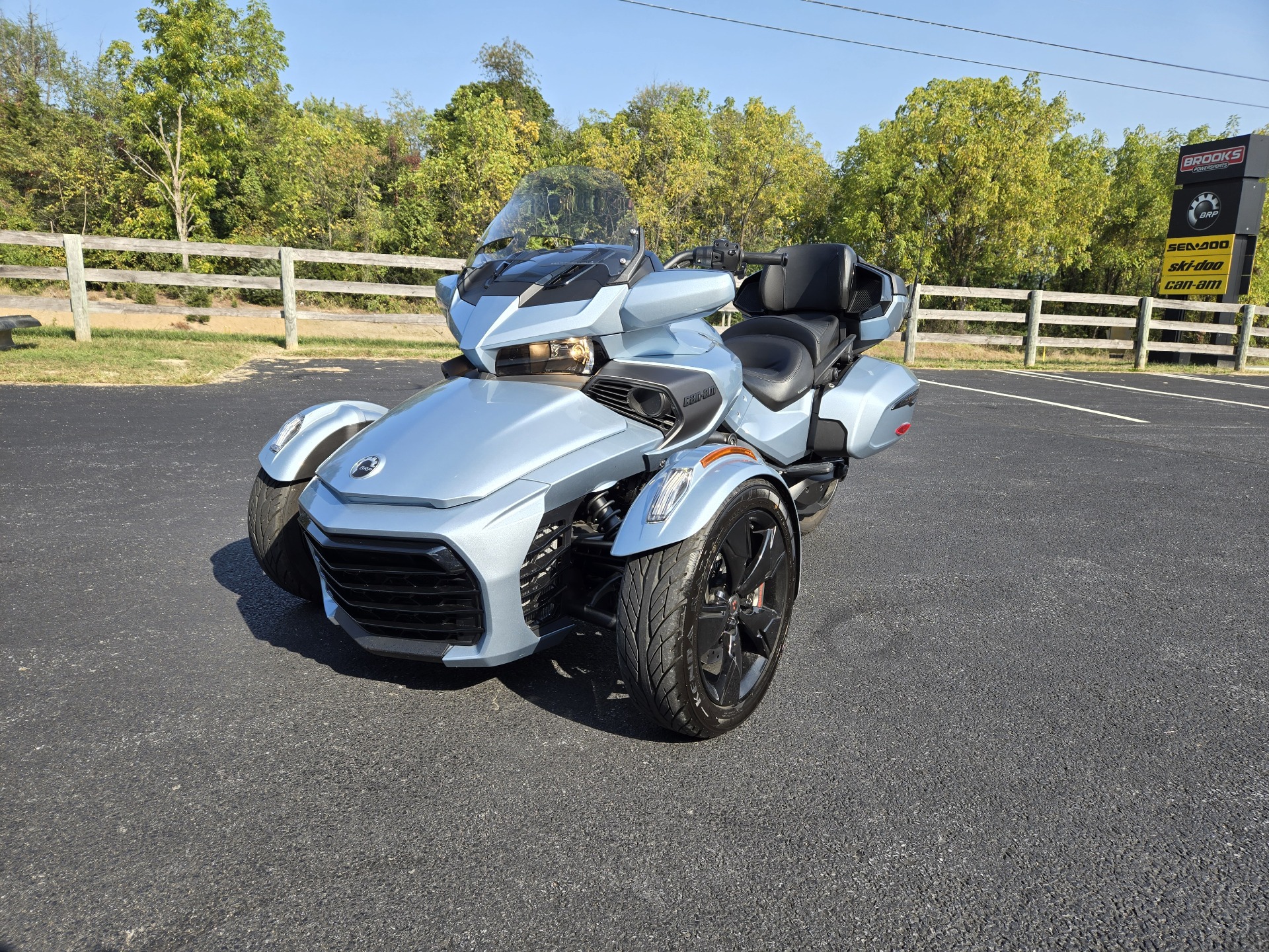 2021 Can-Am Spyder F3 Limited in Grantville, Pennsylvania - Photo 2