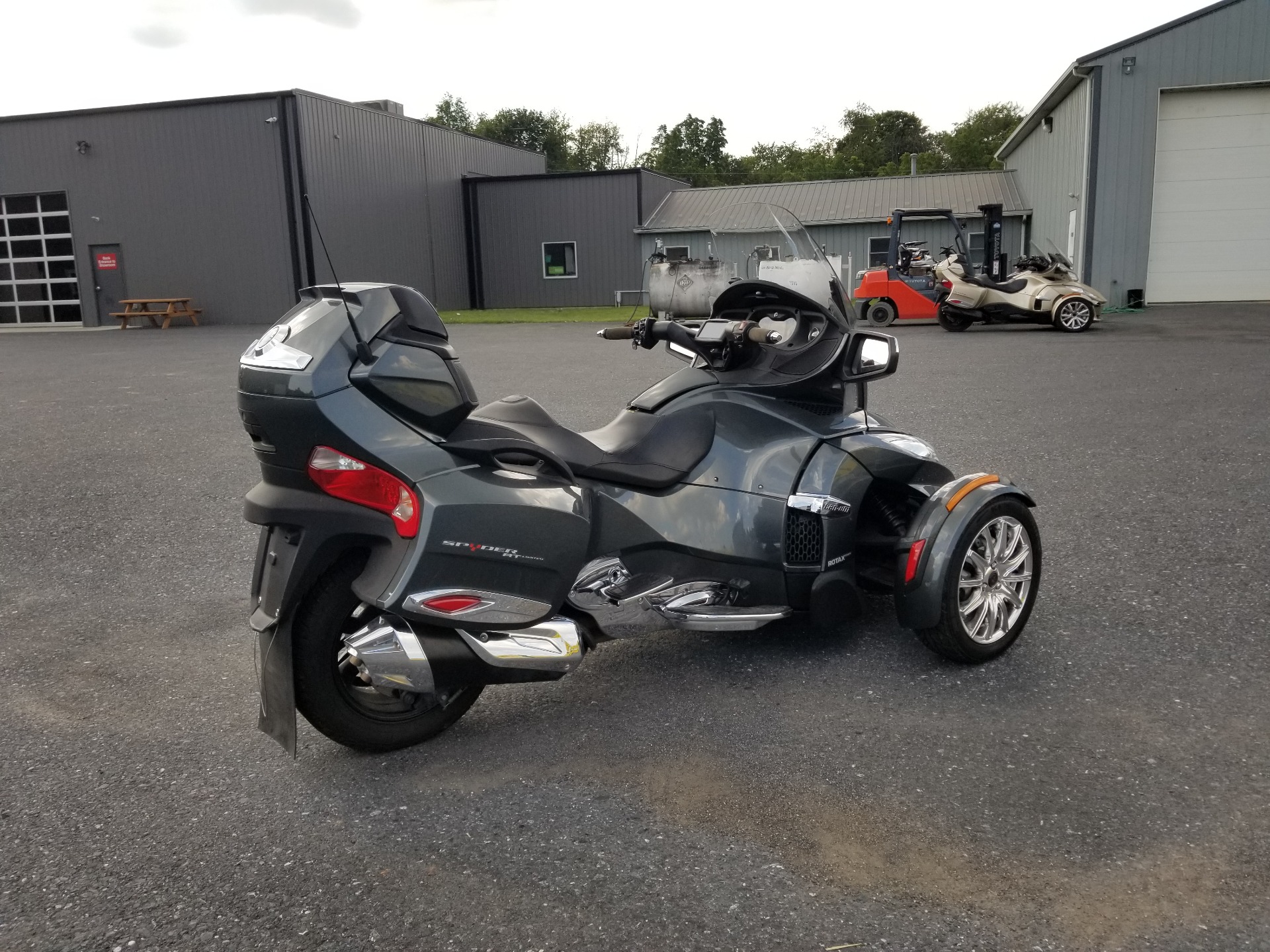 2017 Can-Am Spyder RT Limited in Grantville, Pennsylvania - Photo 6
