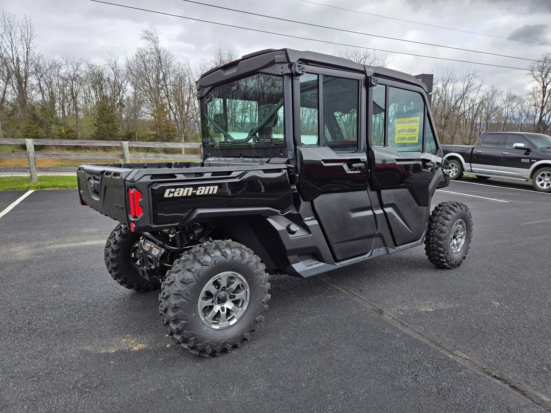 2024 Can-Am Defender MAX Lone Star CAB in Grantville, Pennsylvania - Photo 2