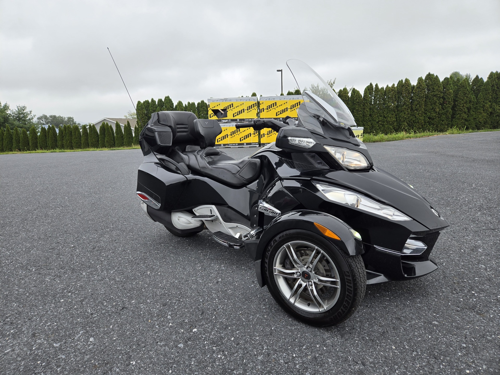 2011 Can-Am Spyder® RT-S SE5 in Grantville, Pennsylvania - Photo 4