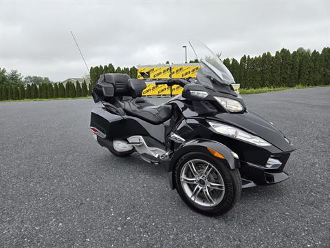 2011 Can-Am Spyder® RT-S SE5 in Grantville, Pennsylvania - Photo 4