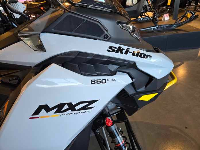 2024 Ski-Doo MXZ Adrenaline with Blizzard Package 129 850 E-TEC ES Ice Ripper XT 1.25 in Grantville, Pennsylvania - Photo 11