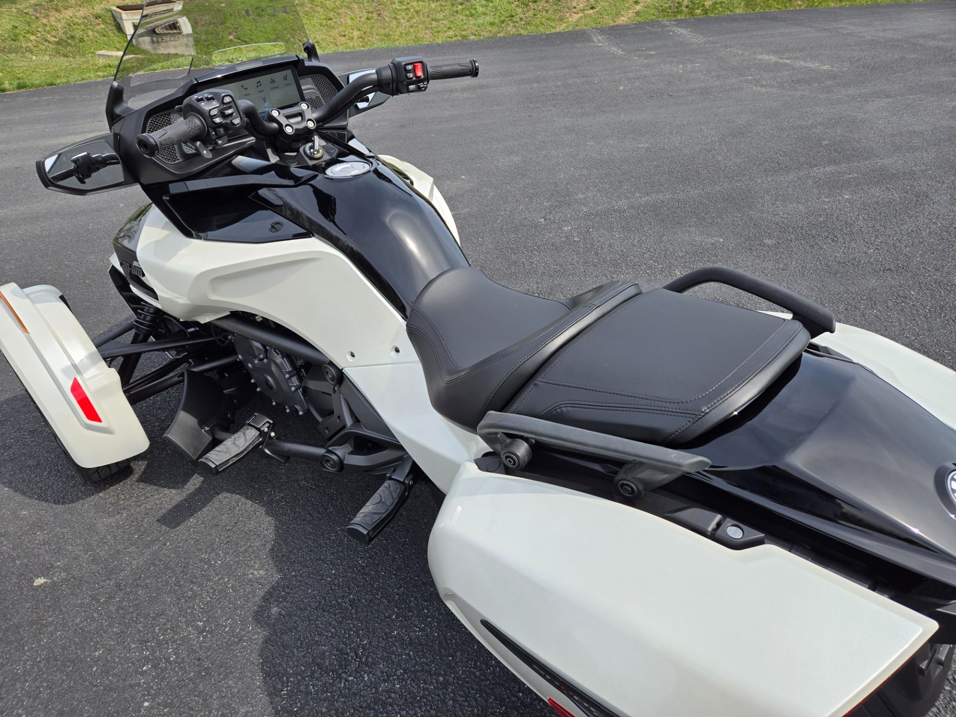 2024 Can-Am Spyder F3-T in Grantville, Pennsylvania - Photo 13