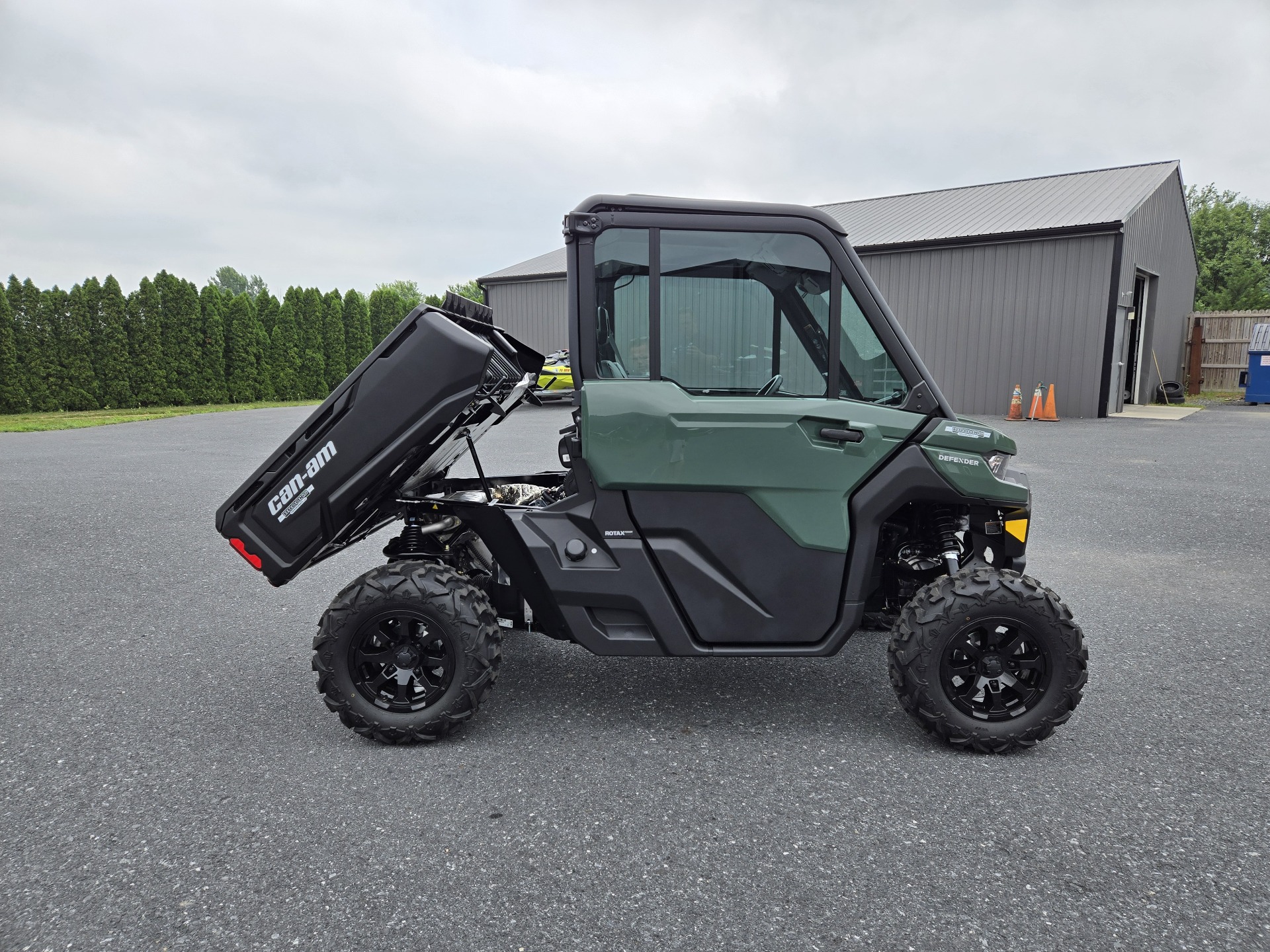 2024 Can-Am Defender DPS CAB in Grantville, Pennsylvania - Photo 13