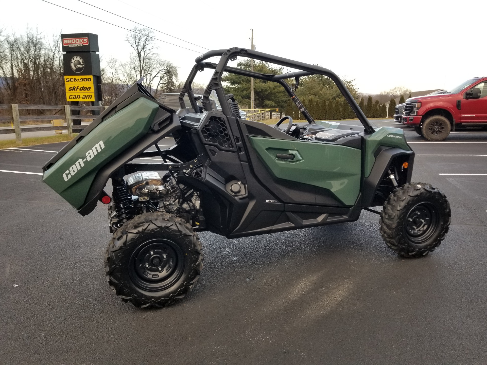 2023 Can-Am Commander DPS 700 in Grantville, Pennsylvania - Photo 4