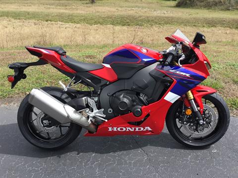 2022 Honda CBR1000RR ABS in Hudson, Florida - Photo 3