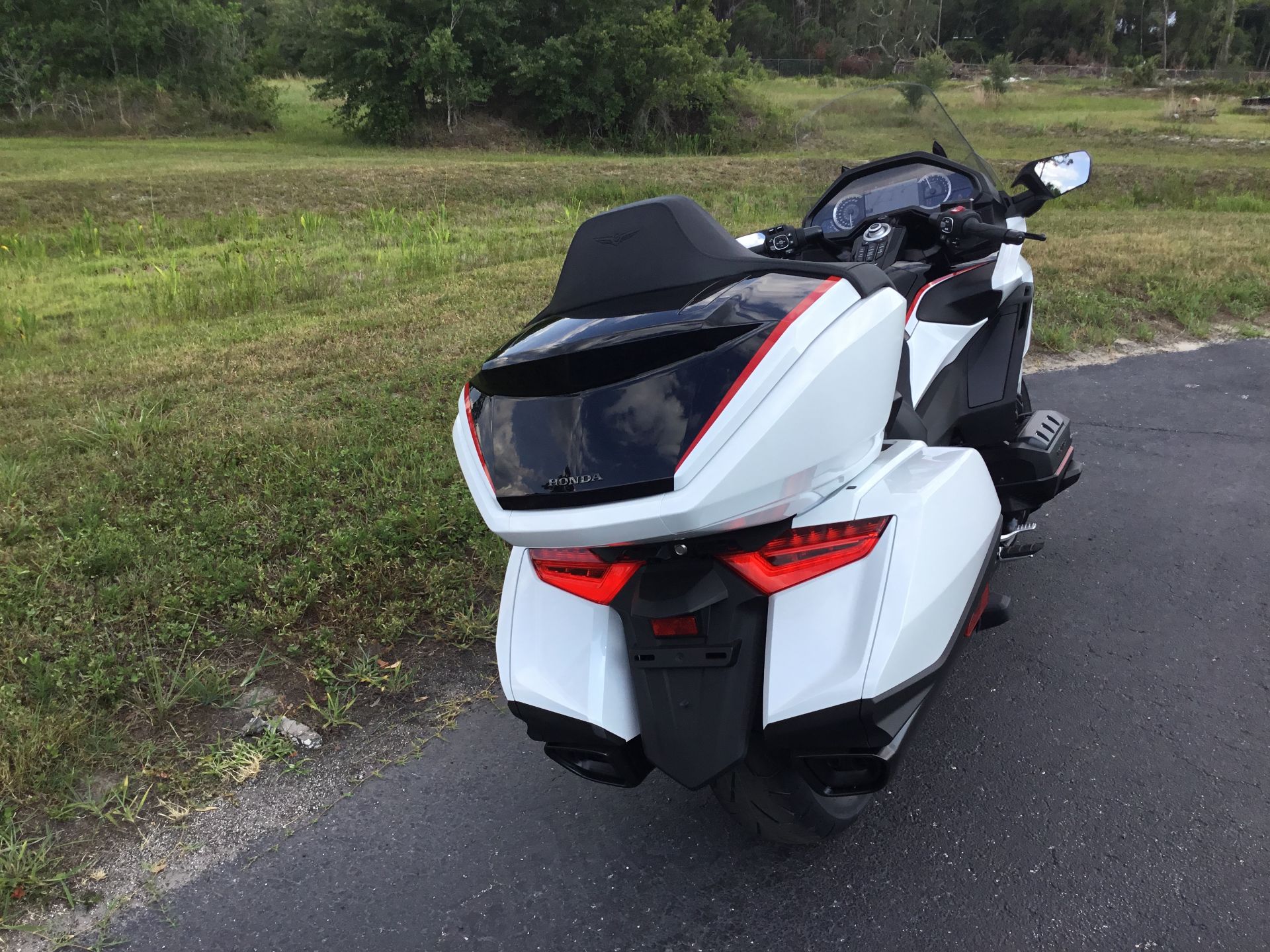 2024 Honda Gold Wing Tour Automatic DCT in Hudson, Florida - Photo 8