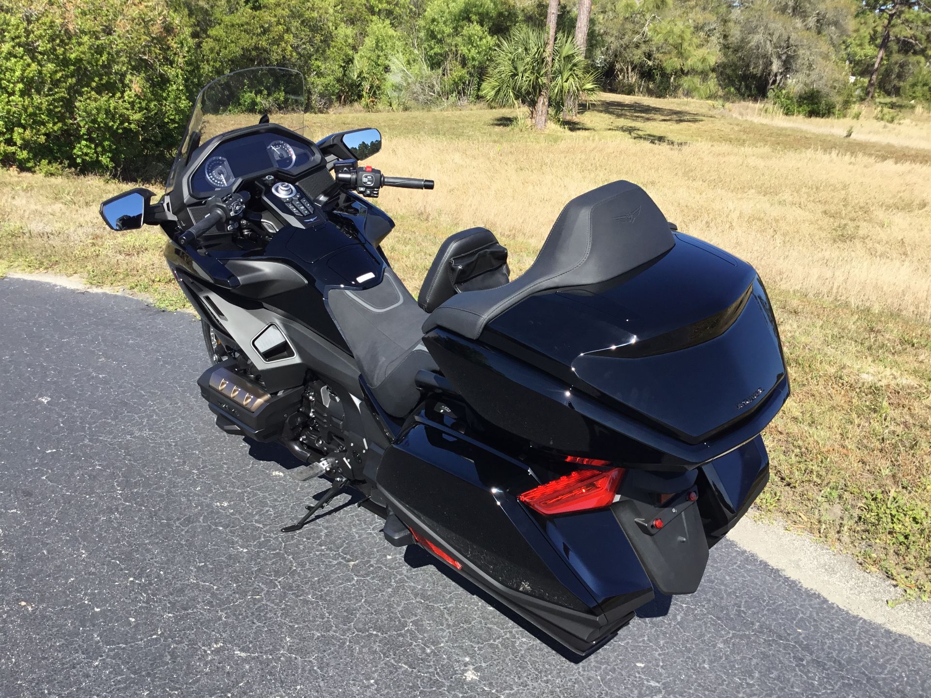 2023 Honda Gold Wing Tour Automatic DCT in Hudson, Florida - Photo 8
