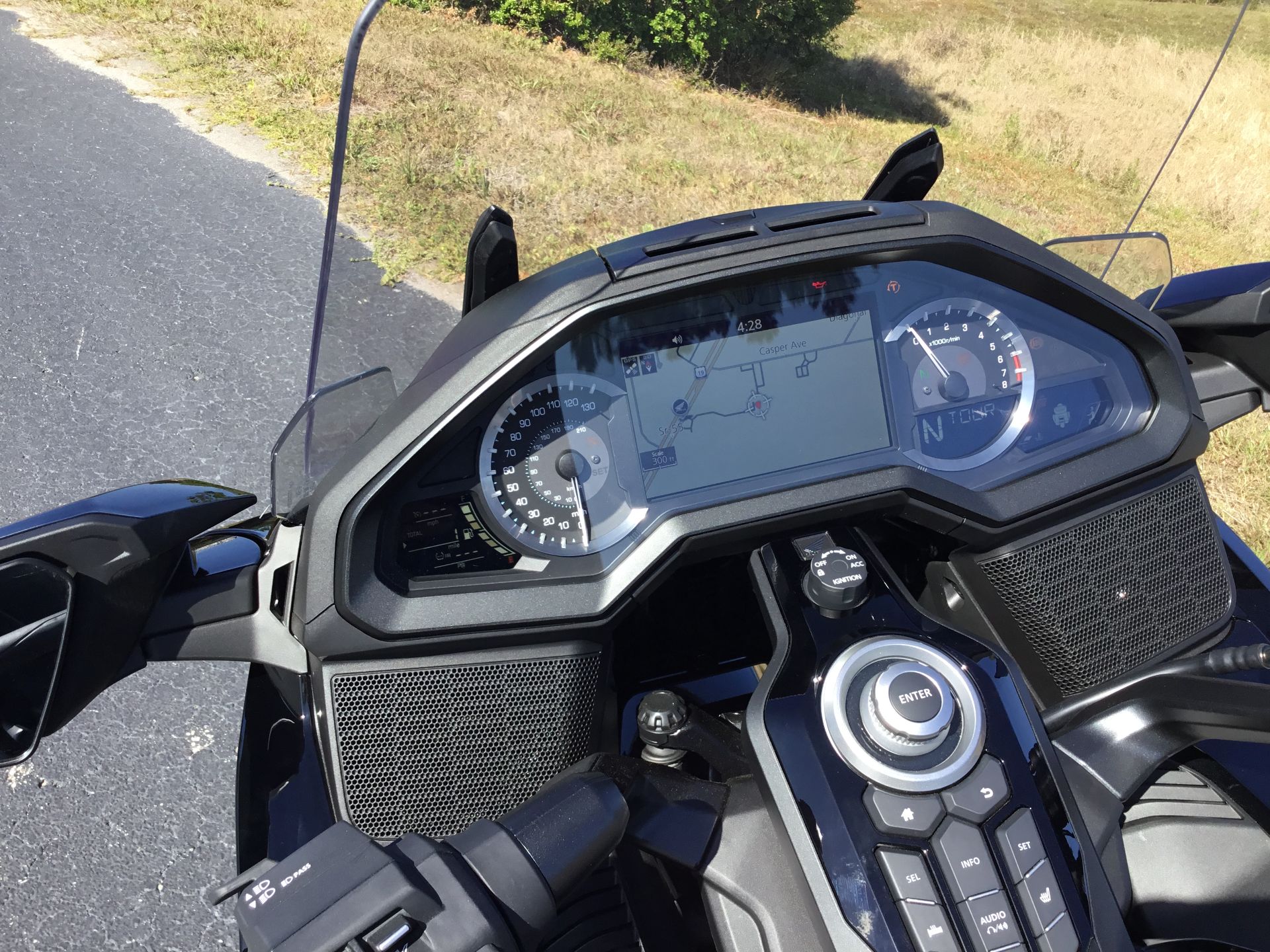 2023 Honda Gold Wing Tour Automatic DCT in Hudson, Florida - Photo 15