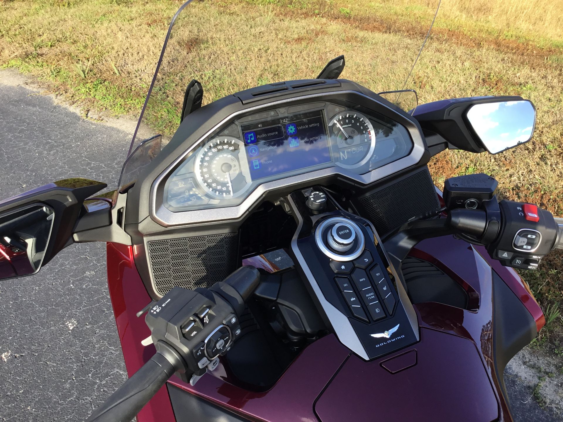 2023 Honda Gold Wing Tour Automatic DCT in Hudson, Florida - Photo 14