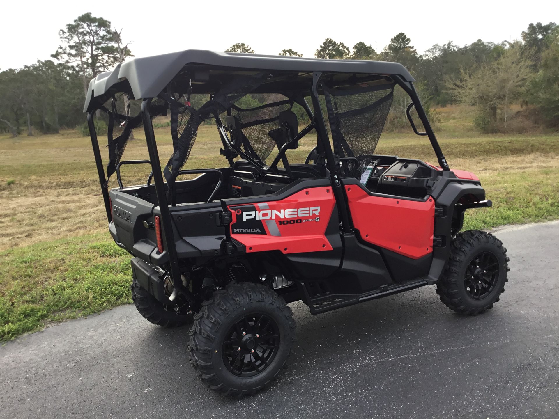 2024 Honda Pioneer 1000-5 Deluxe in Hudson, Florida - Photo 8