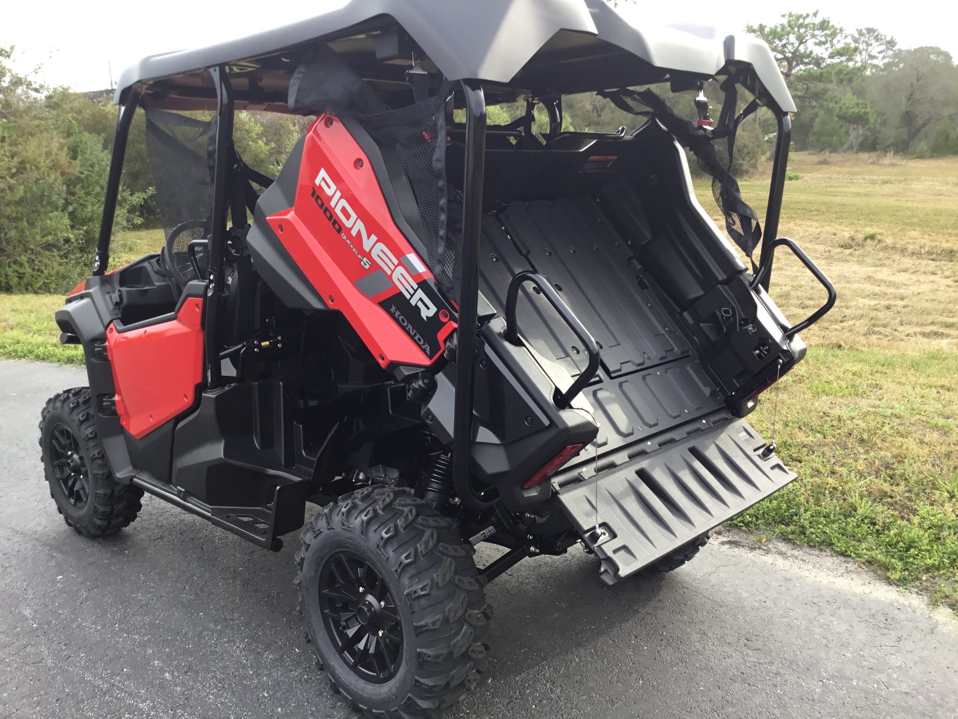 2024 Honda Pioneer 1000-5 Deluxe in Hudson, Florida - Photo 23