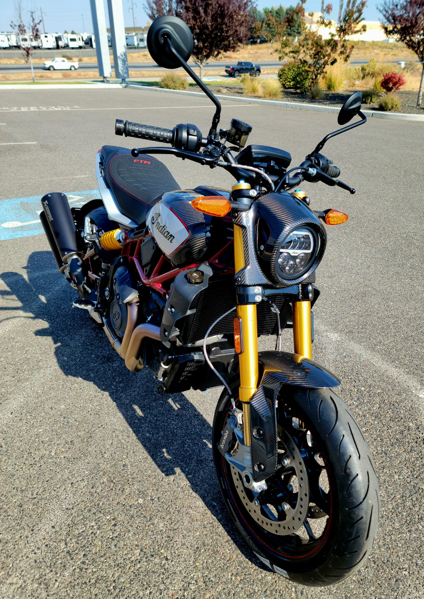 2022 Indian Motorcycle FTR R Carbon in Pasco, Washington - Photo 6