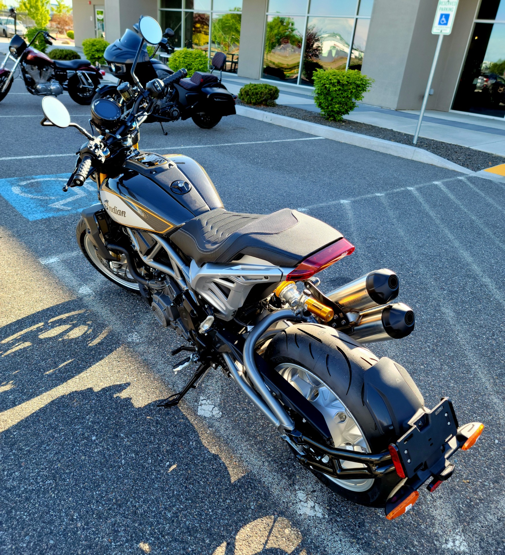 2023 Indian Motorcycle FTR R Carbon in Pasco, Washington - Photo 2