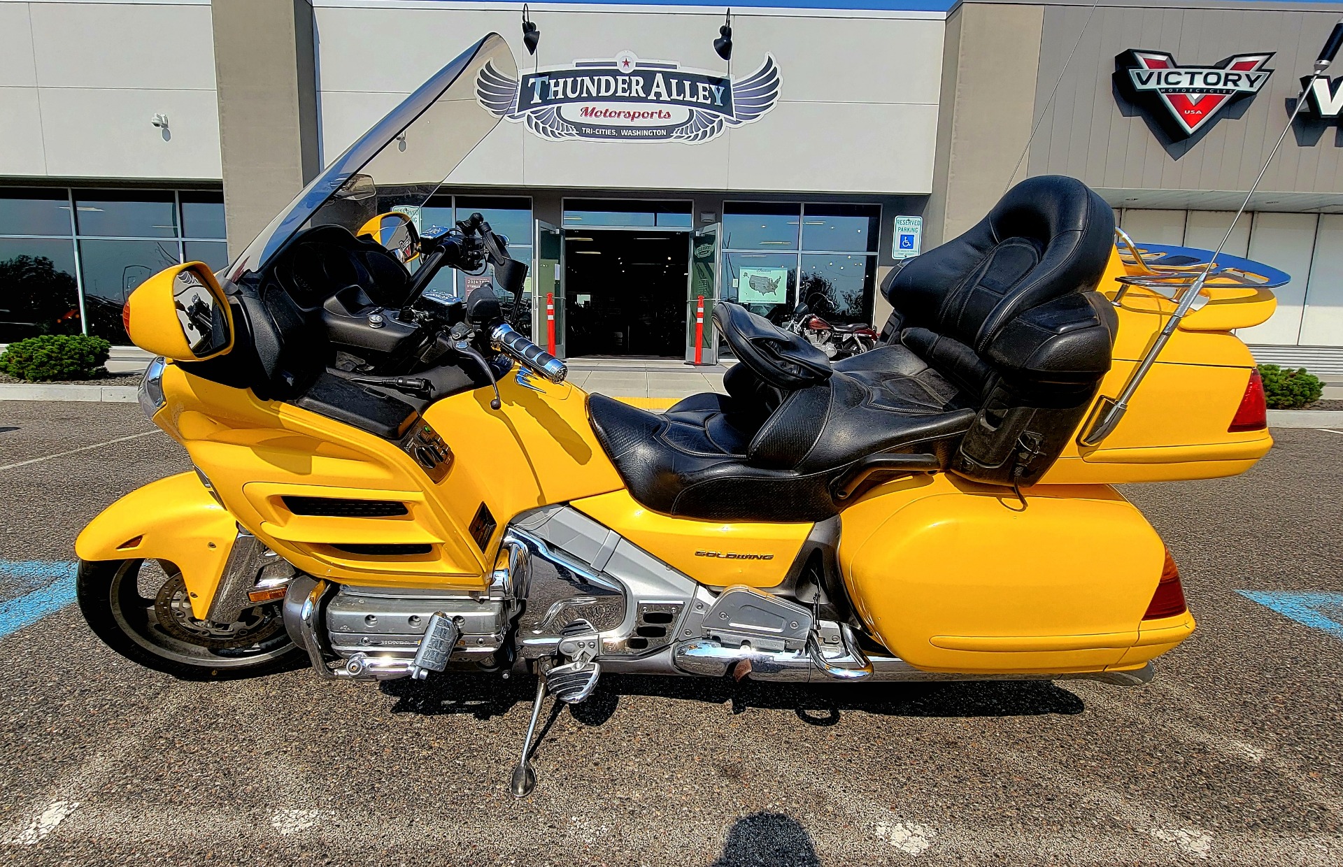 2001 Honda Gold Wing (GL1800) in Pasco, Washington - Photo 1