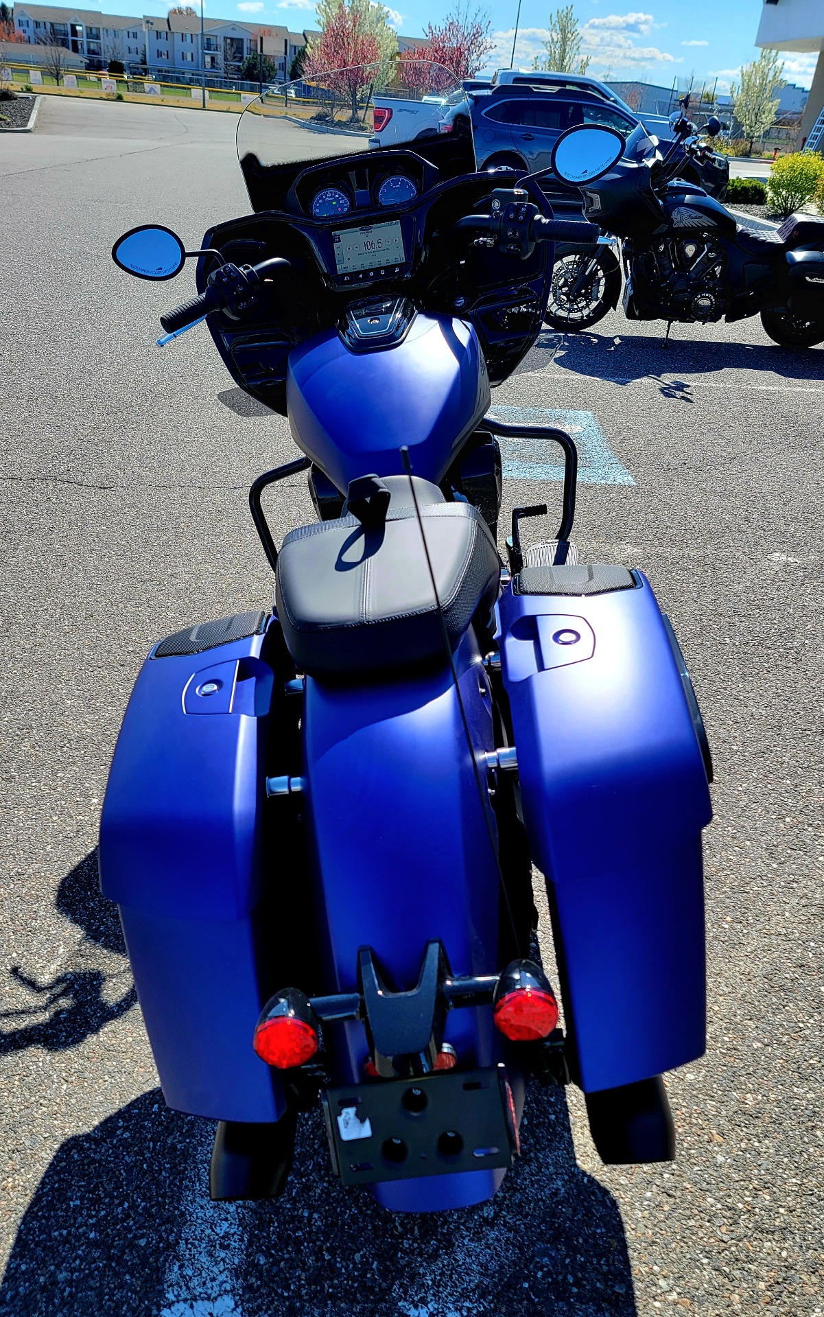 2024 Indian Motorcycle Challenger® Dark Horse® with PowerBand Audio Package in Pasco, Washington - Photo 4