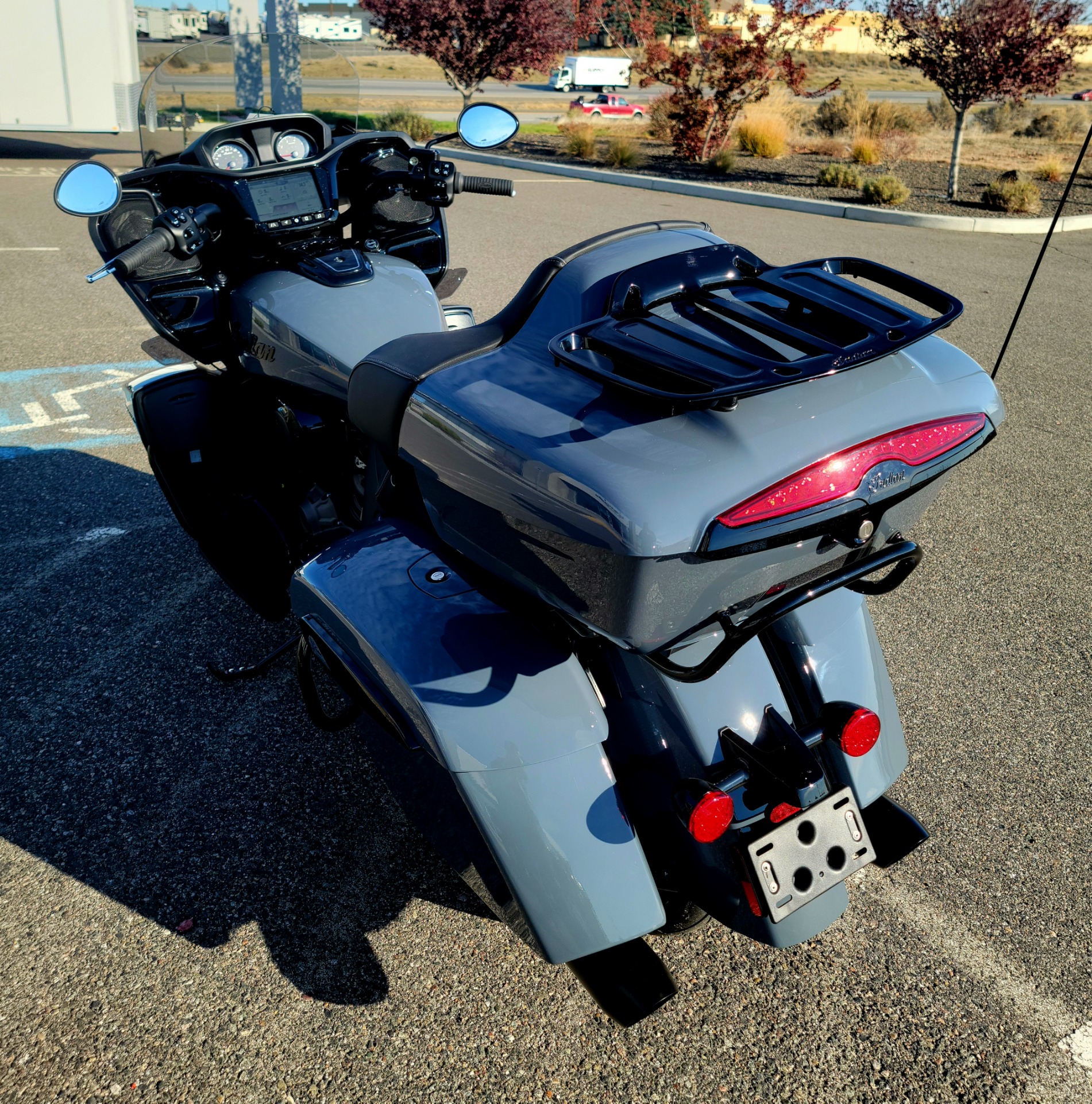 2023 Indian Motorcycle Pursuit® Dark Horse® with Premium Package in Pasco, Washington - Photo 6