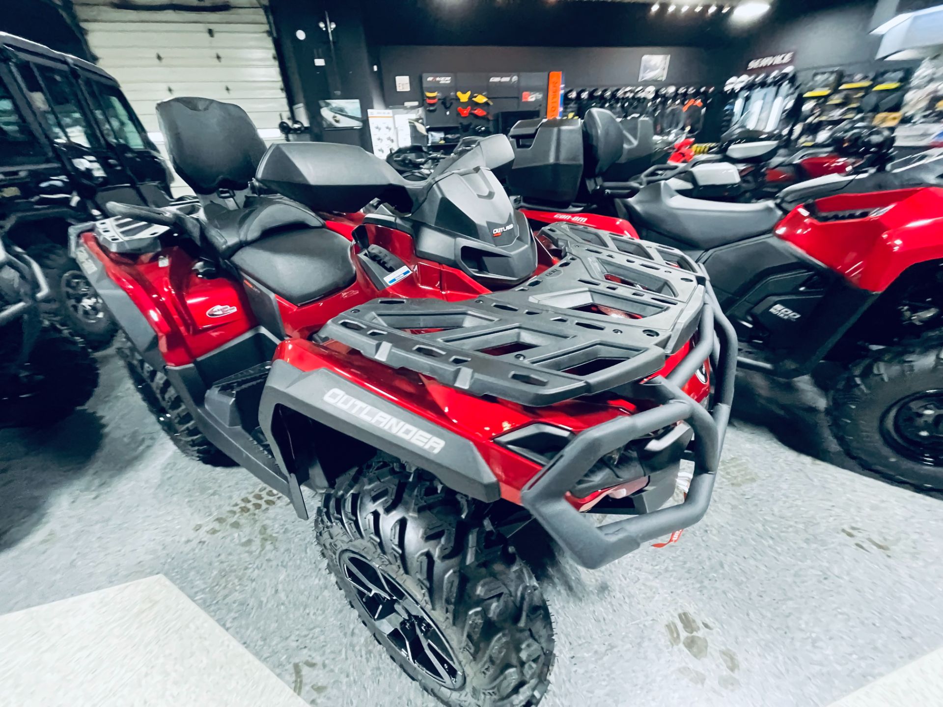 2024 Can-Am Outlander MAX XT 850 in Wilmington, Illinois - Photo 2