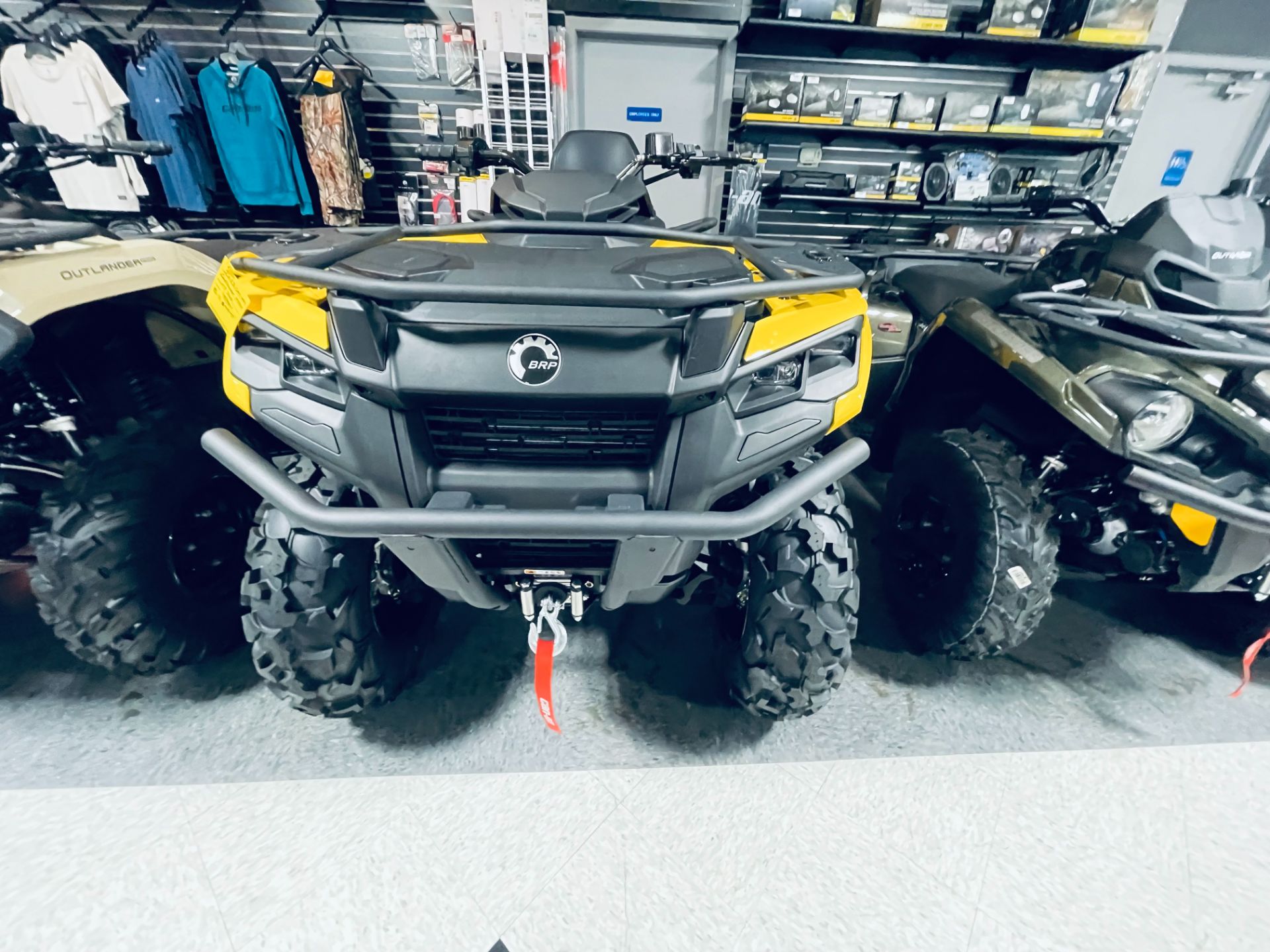 2023 Can-Am Outlander MAX XT 700 in Wilmington, Illinois - Photo 6