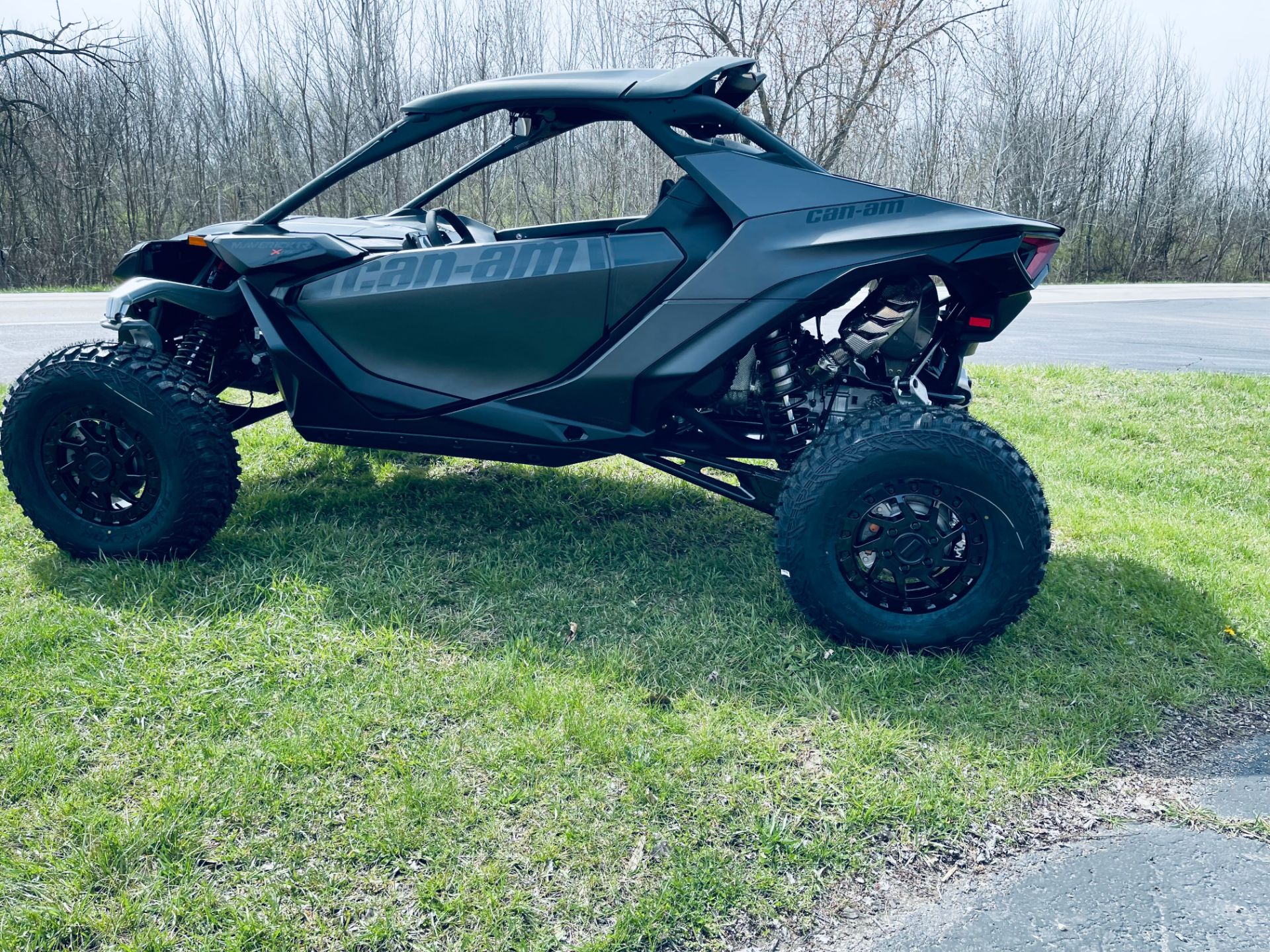 2024 Can-Am Maverick R X RS with Smart-Shox 999T DCT in Wilmington, Illinois - Photo 2
