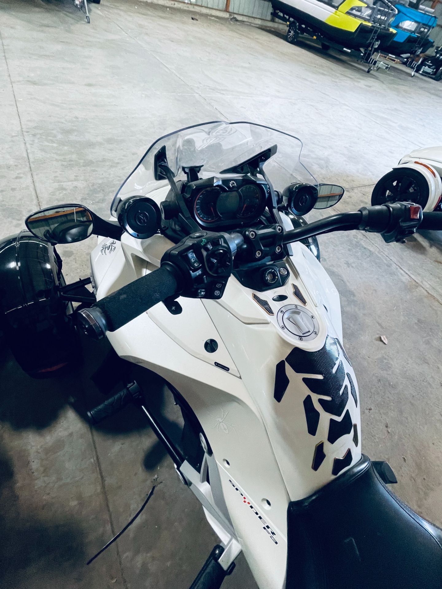 2015 Can-Am Spyder® F3 SE6 in Wilmington, Illinois - Photo 15