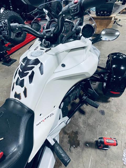 2015 Can-Am Spyder® F3 SE6 in Wilmington, Illinois - Photo 4