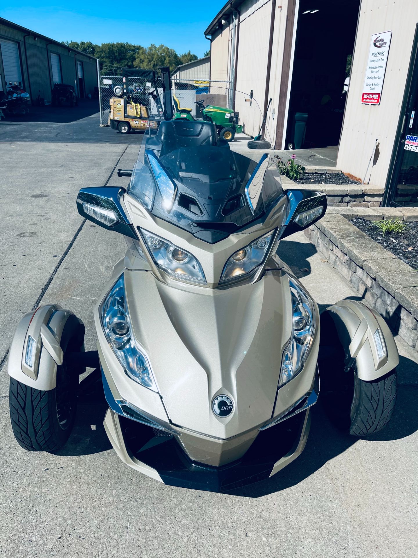 2017 Can-Am Spyder RT Limited in Wilmington, Illinois - Photo 3