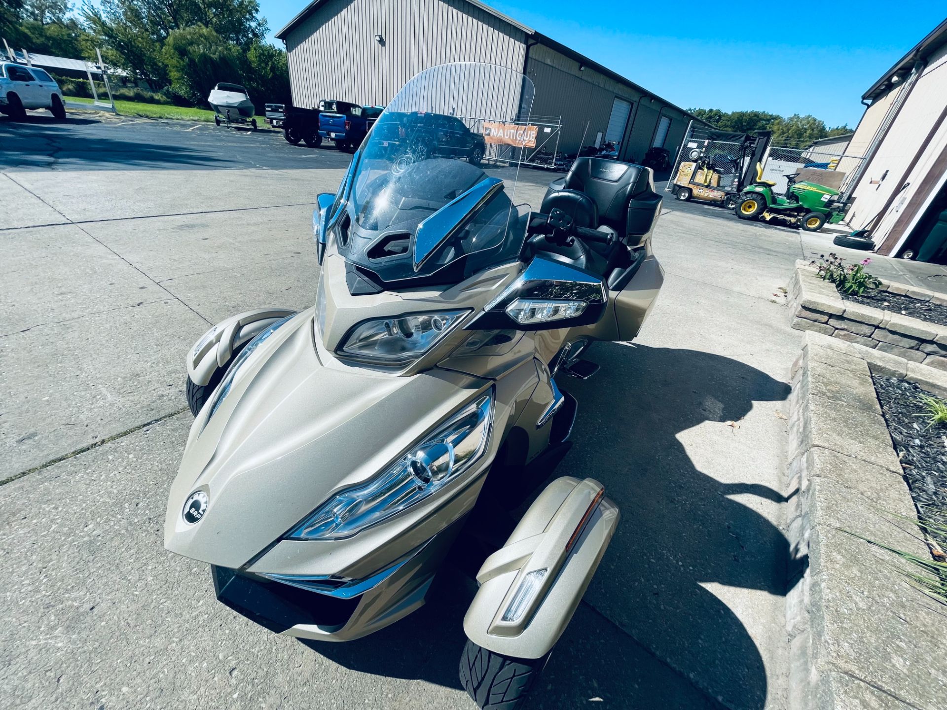 2017 Can-Am Spyder RT Limited in Wilmington, Illinois - Photo 5