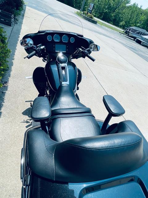 2018 Harley-Davidson Electra Glide® Ultra Classic® in Wilmington, Illinois - Photo 6
