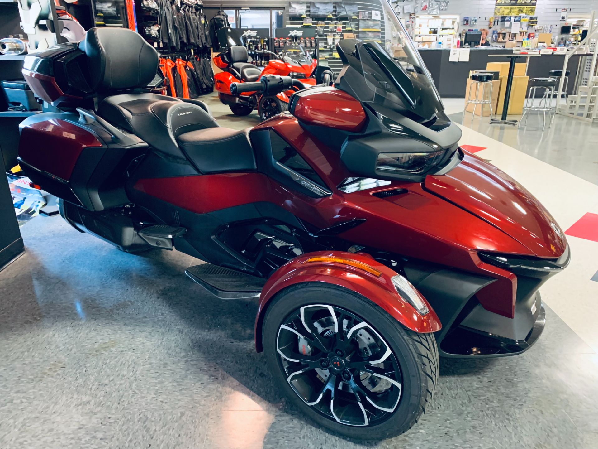 2021 Can-Am Spyder RT Limited in Wilmington, Illinois - Photo 2