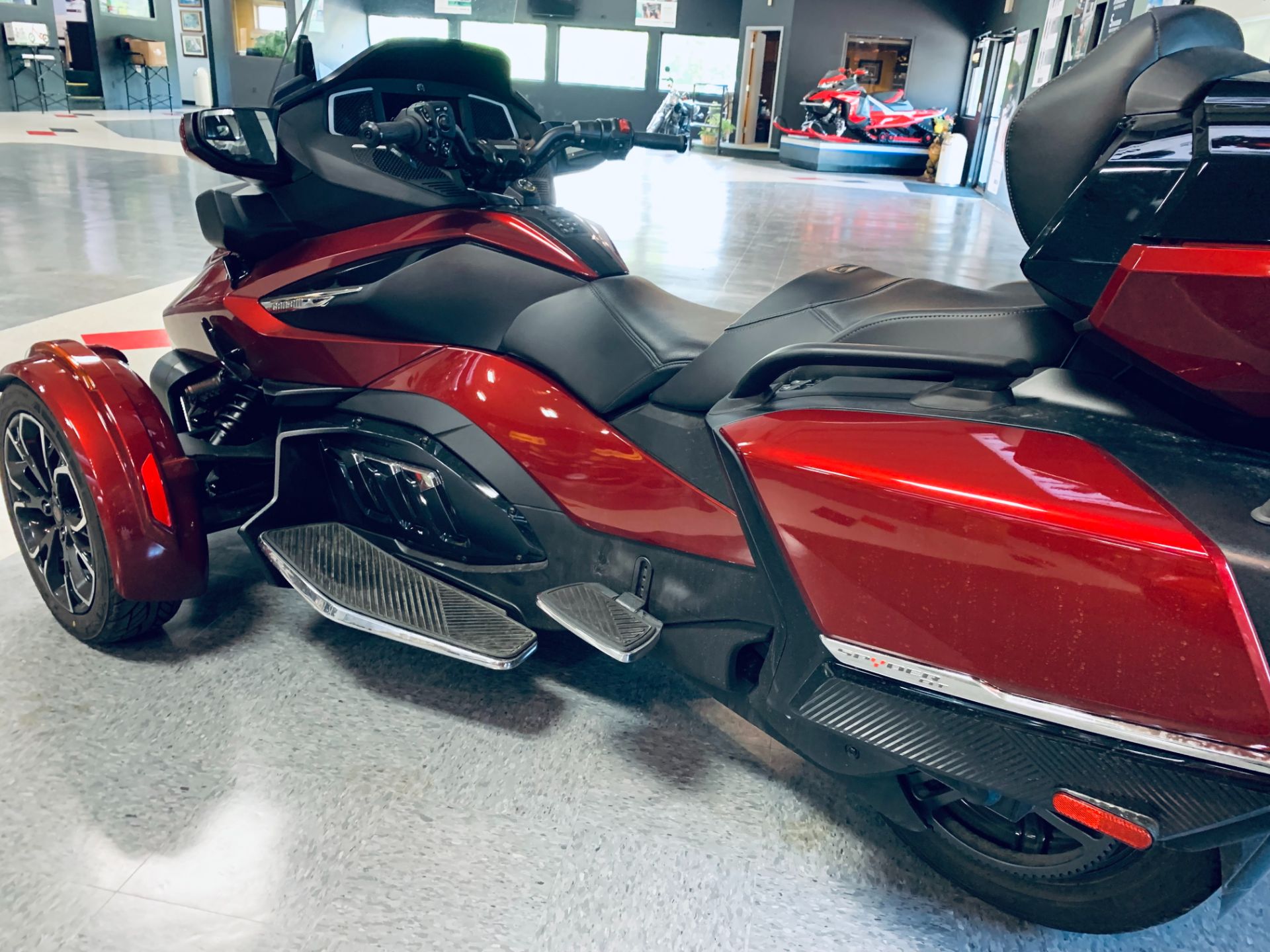 2021 Can-Am Spyder RT Limited in Wilmington, Illinois - Photo 5