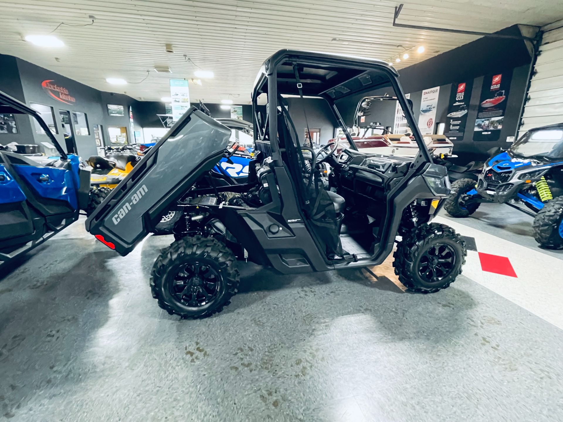 2023 Can-Am Defender XT HD10 in Wilmington, Illinois - Photo 8
