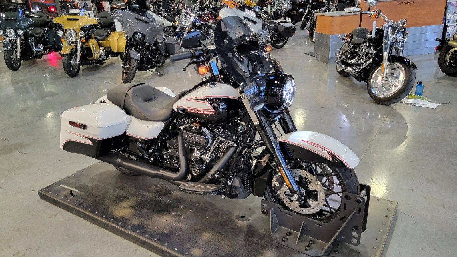 2023 Harley-Davidson Road King® Special in Las Vegas, Nevada - Photo 2