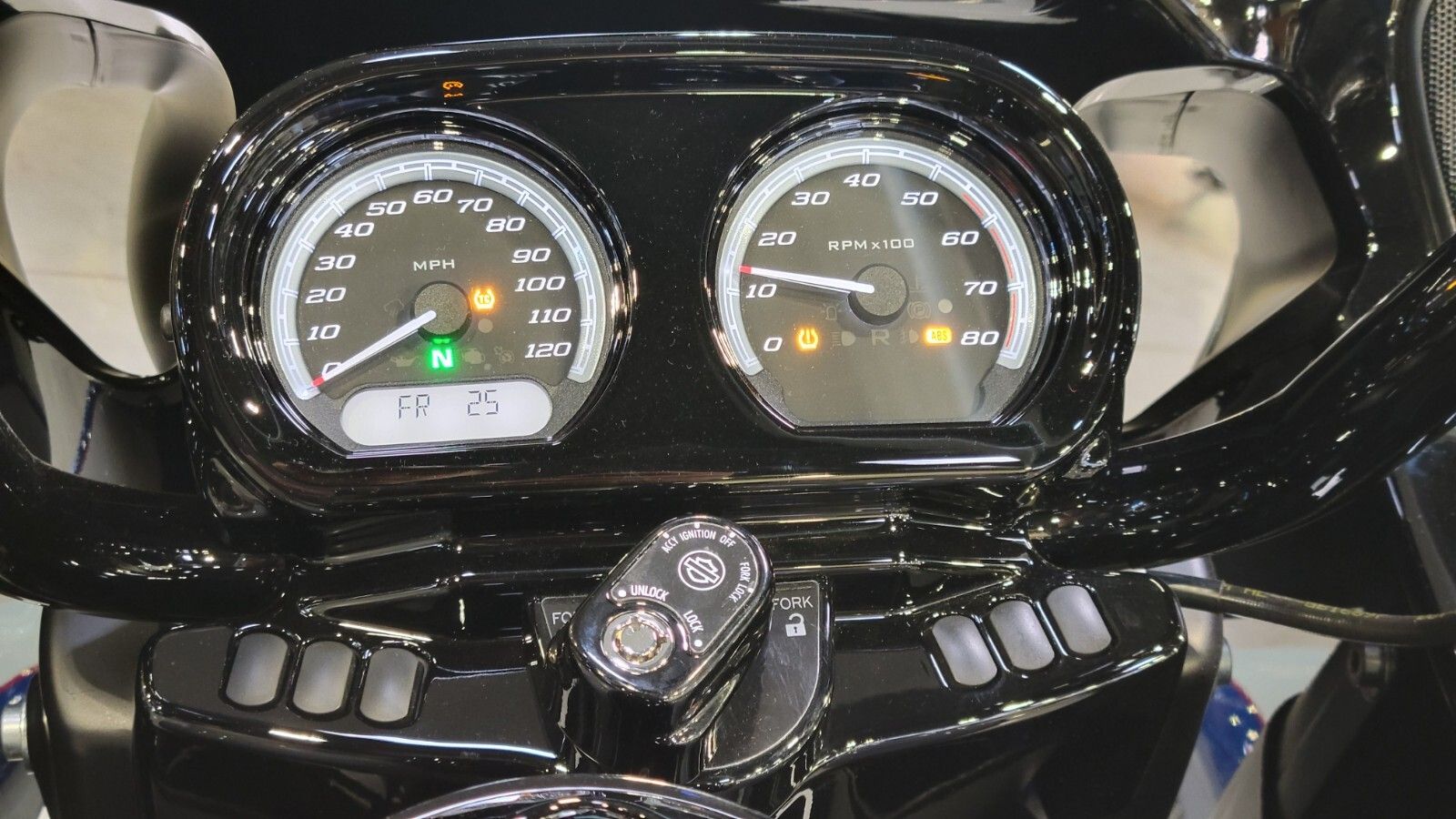 2023 Harley-Davidson Road Glide® Limited in Las Vegas, Nevada - Photo 16