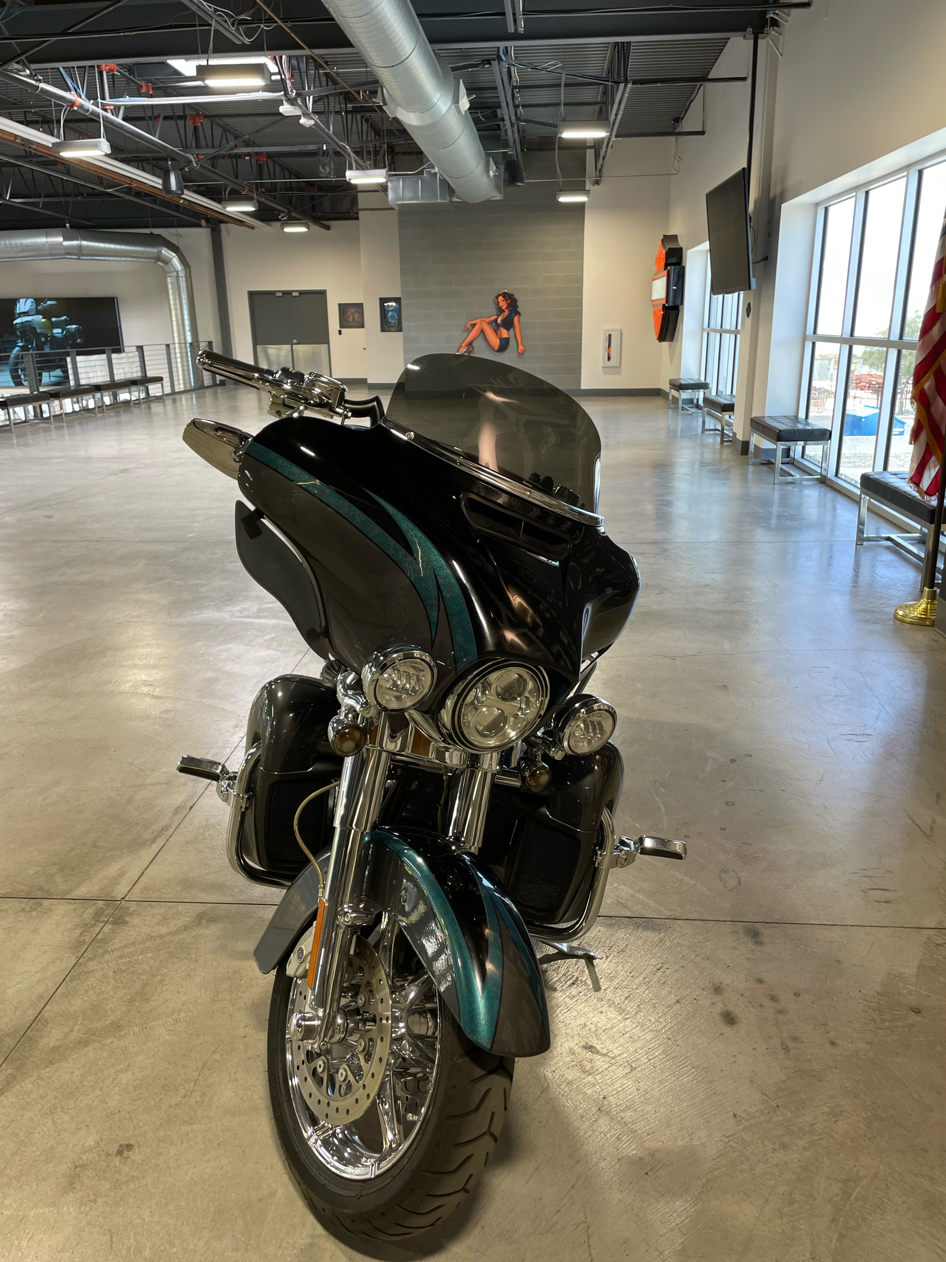 2015 Harley-Davidson CVO™ Limited in Las Vegas, Nevada - Photo 4