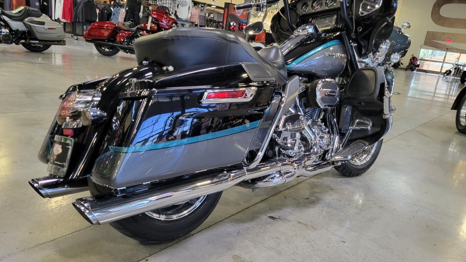 2015 Harley-Davidson CVO™ Limited in Las Vegas, Nevada - Photo 6