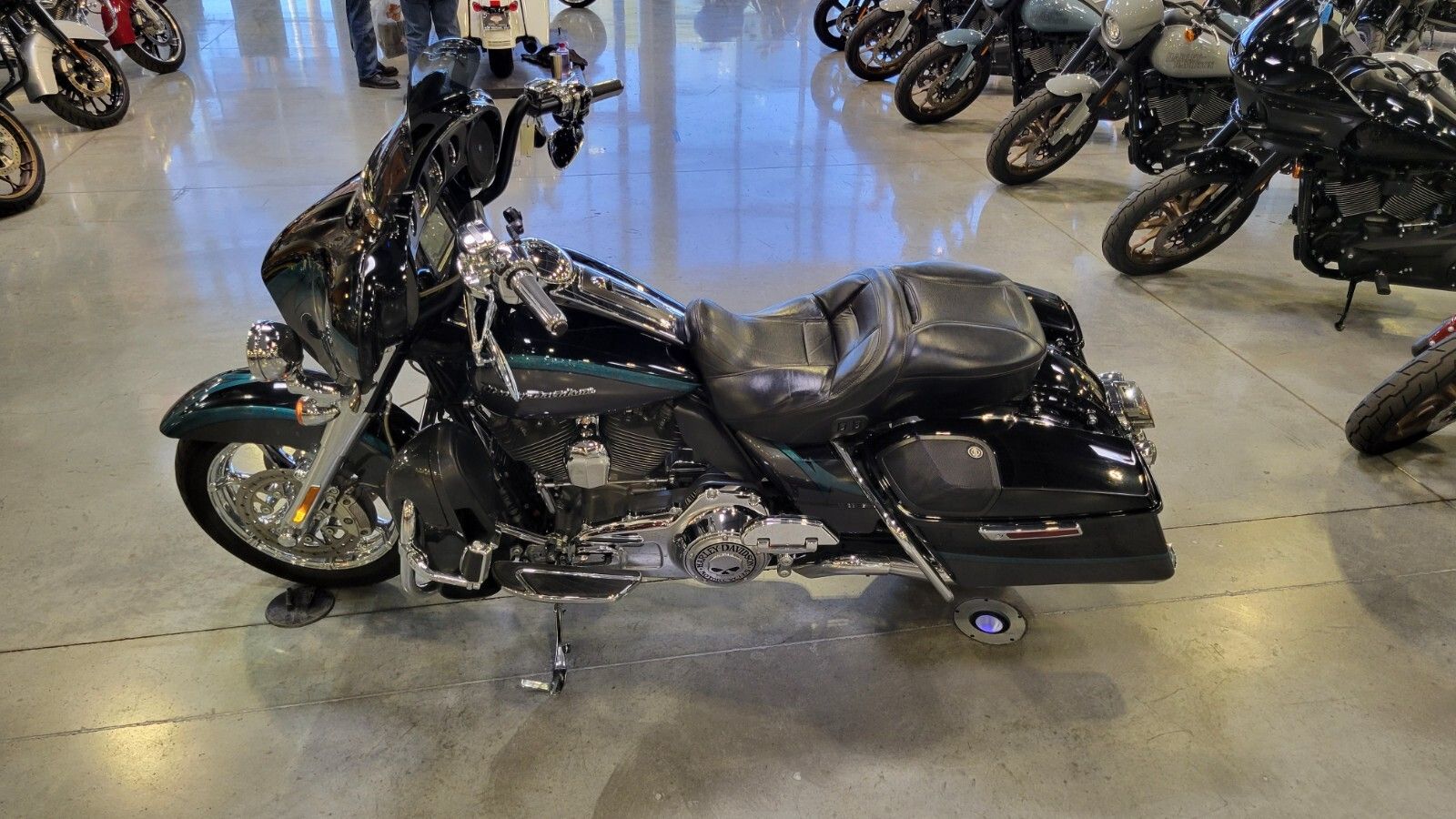 2015 Harley-Davidson CVO™ Limited in Las Vegas, Nevada - Photo 8