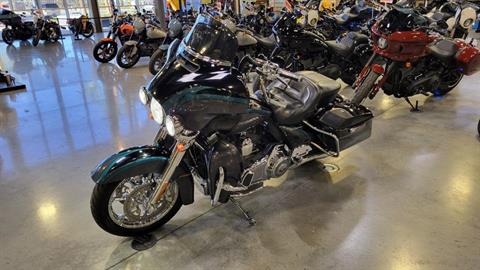 2015 Harley-Davidson CVO™ Limited in Las Vegas, Nevada - Photo 9
