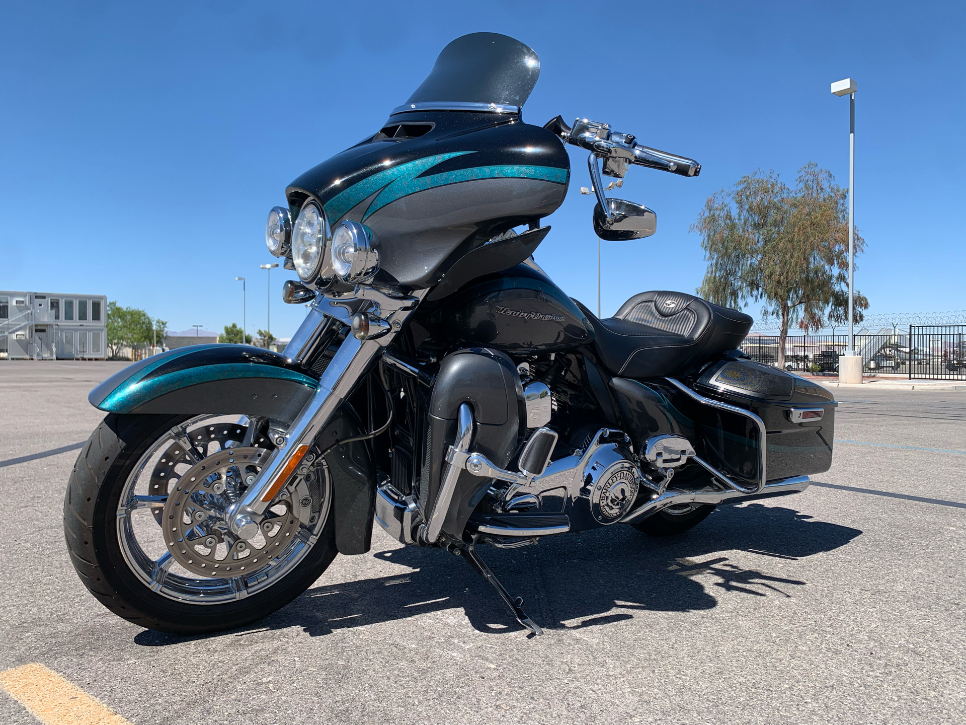 2015 Harley-Davidson CVO™ Limited in Las Vegas, Nevada - Photo 6