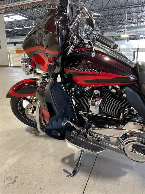2017 Harley-Davidson CVO™ Limited in Las Vegas, Nevada - Photo 5