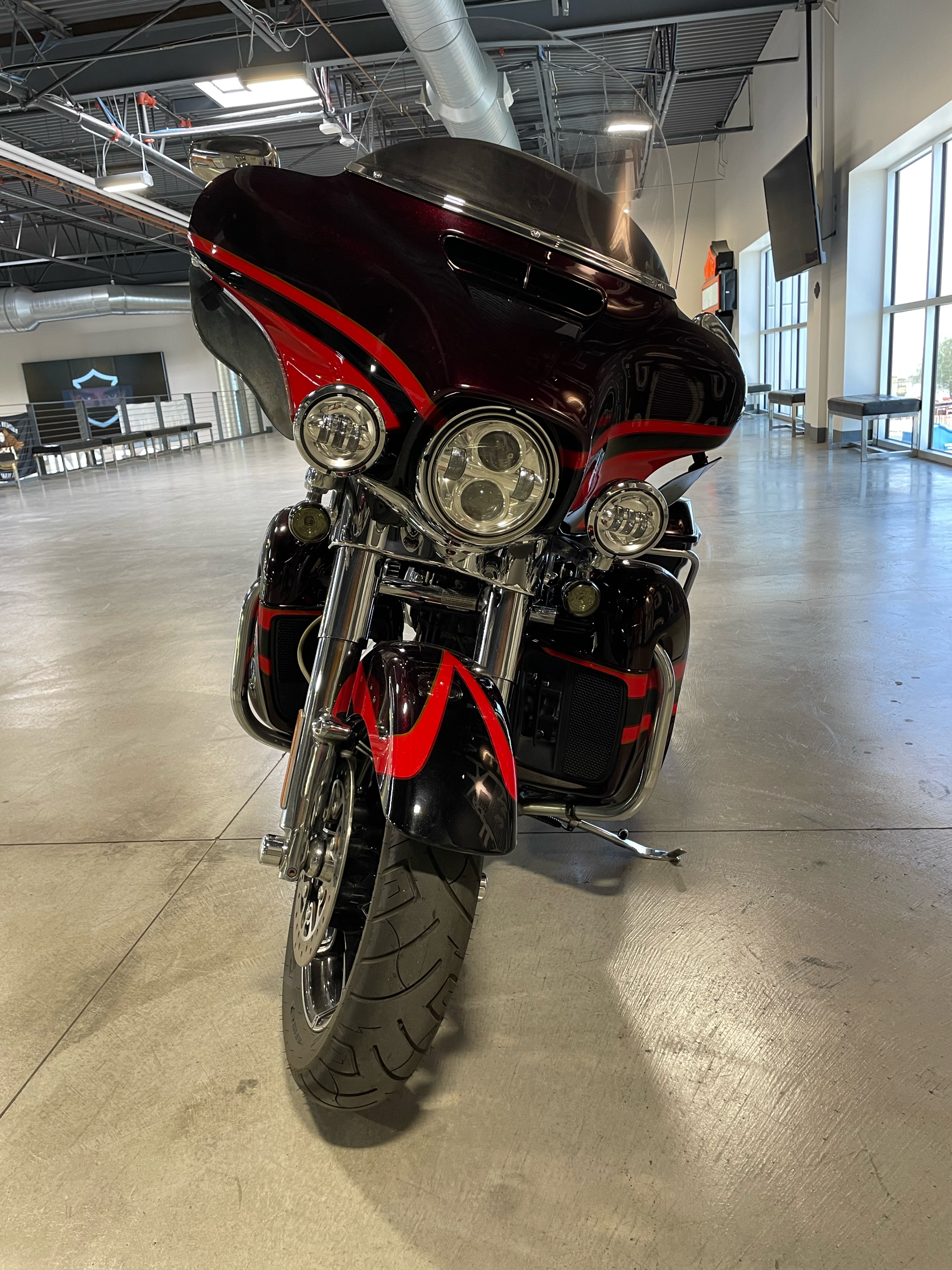 2017 Harley-Davidson CVO™ Limited in Las Vegas, Nevada - Photo 6