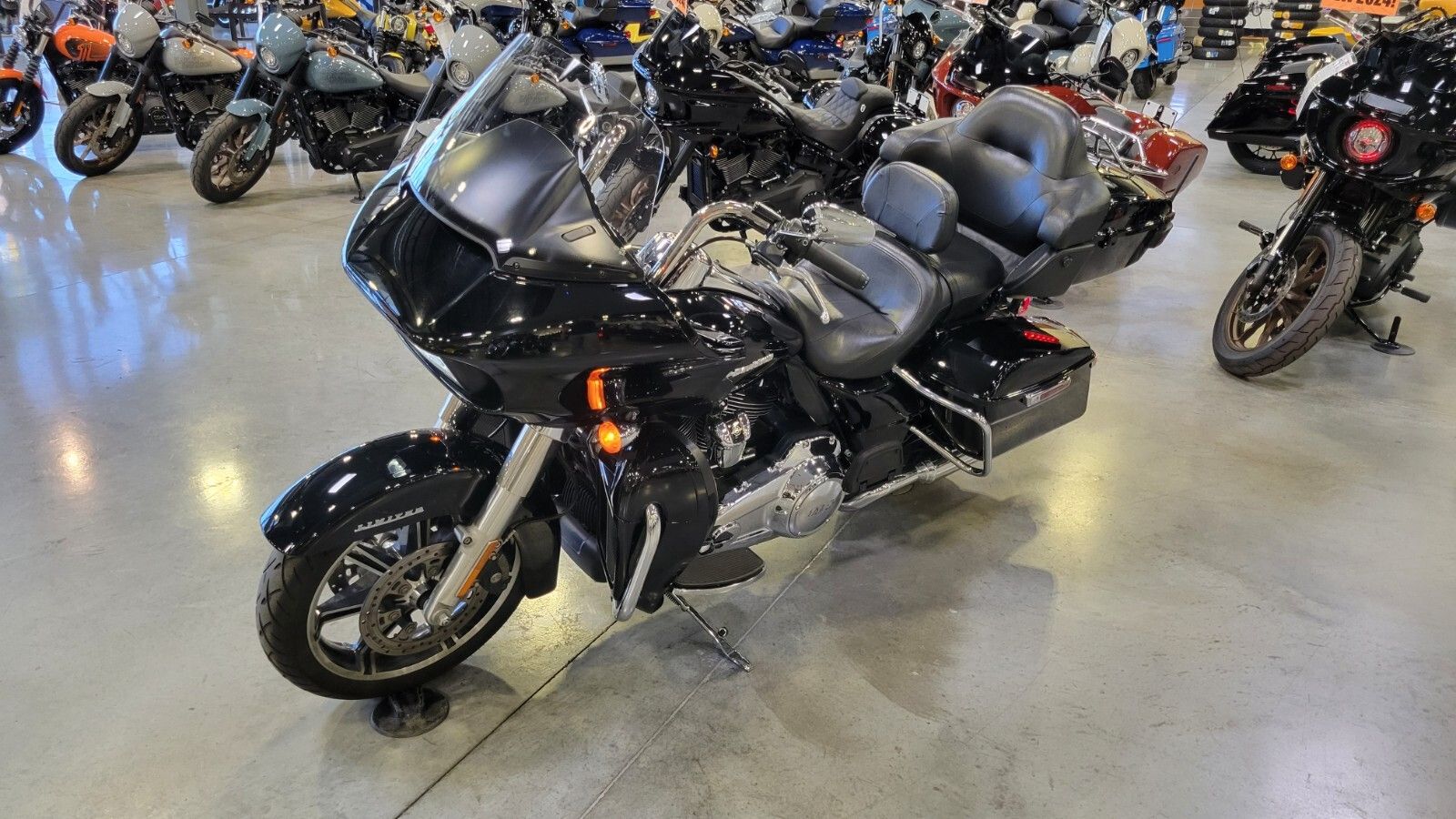 2021 Harley-Davidson Road Glide® Limited in Las Vegas, Nevada - Photo 10