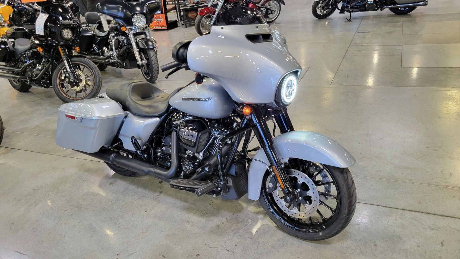 2019 Harley-Davidson Street Glide® Special in Las Vegas, Nevada - Photo 2