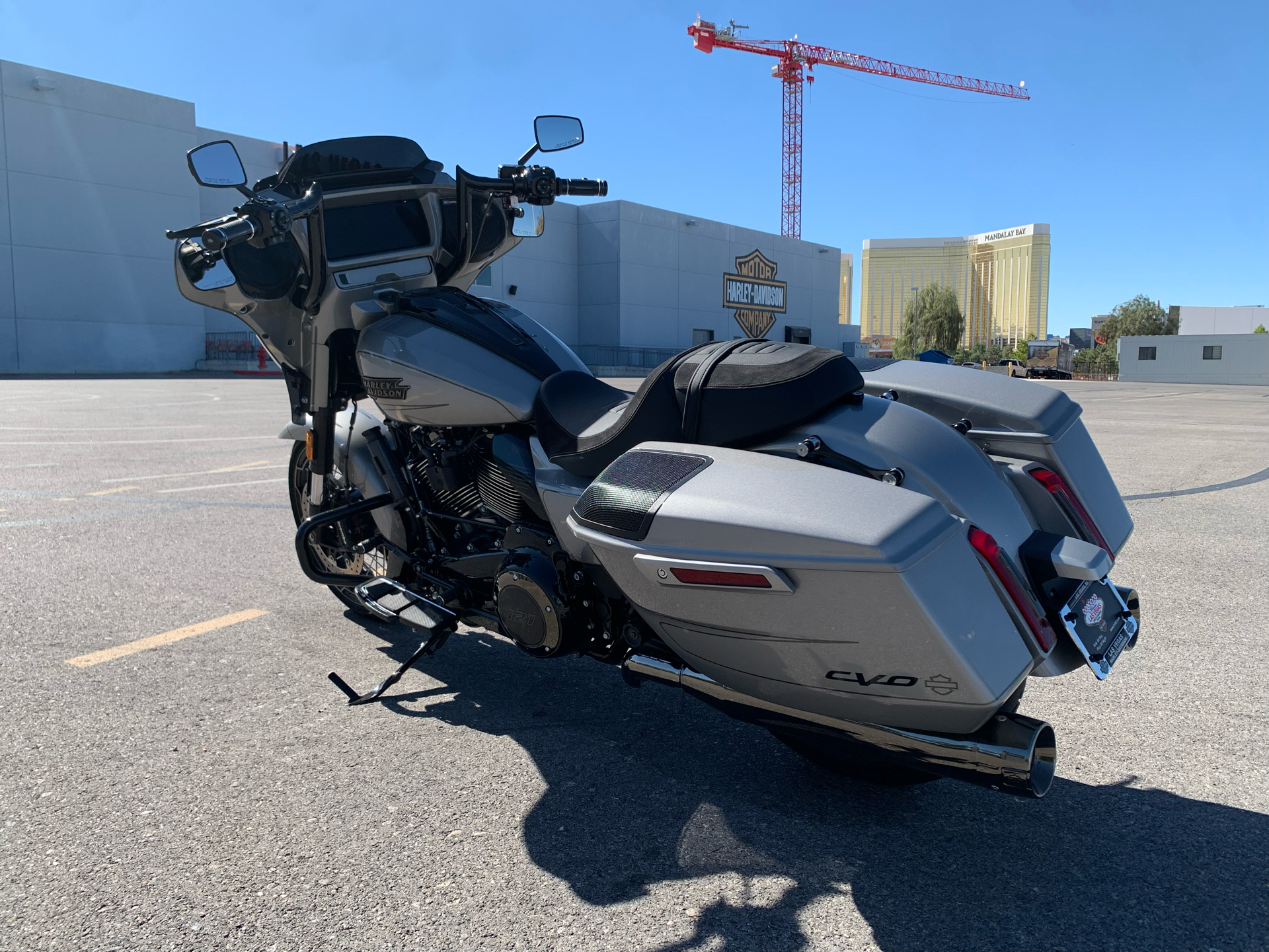 2023 Harley-Davidson CVO™ Street Glide® in Las Vegas, Nevada - Photo 4