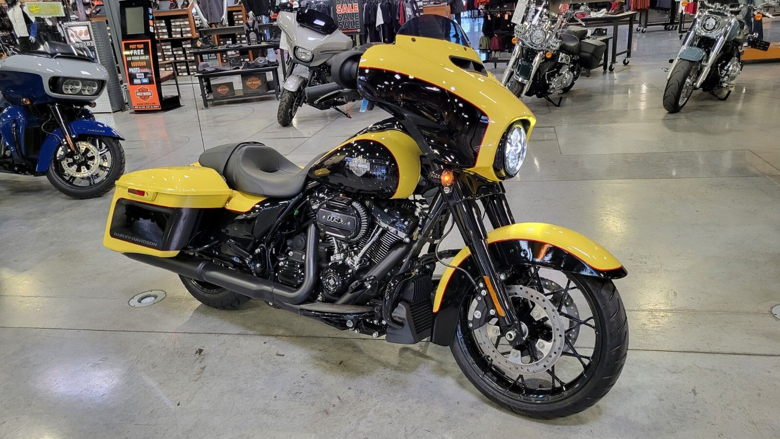 2023 Harley-Davidson Street Glide® Special in Las Vegas, Nevada - Photo 2