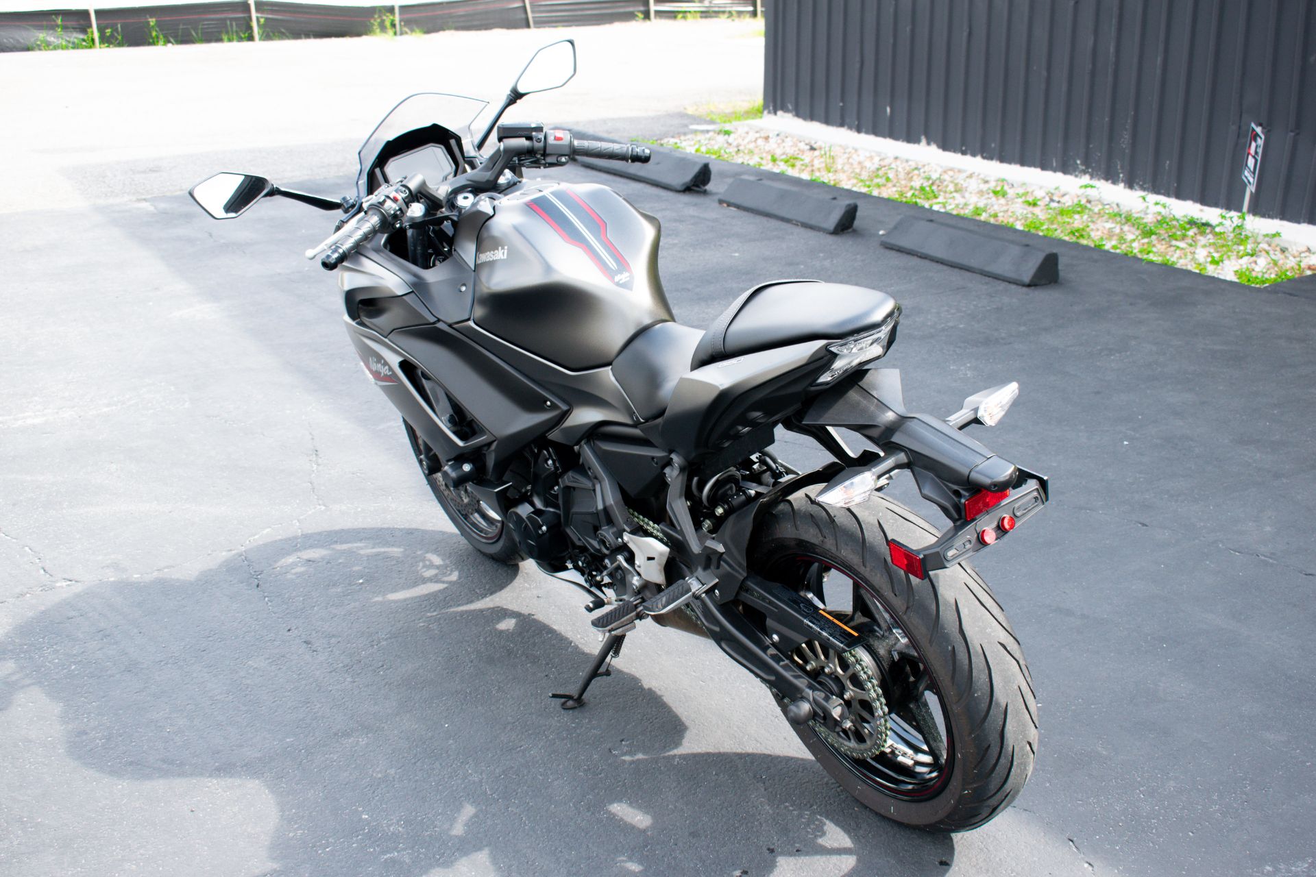 2022 Kawasaki Ninja 650 in Jacksonville, Florida - Photo 17